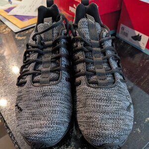 Puma Axelion Sneakers Size 9 Mens NEW